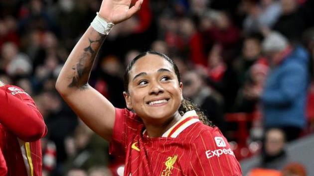 Arsenal phá kỷ lục chuyển nhượng bóng đá nữ với bản hợp đồng bom tấn Olivia Smith