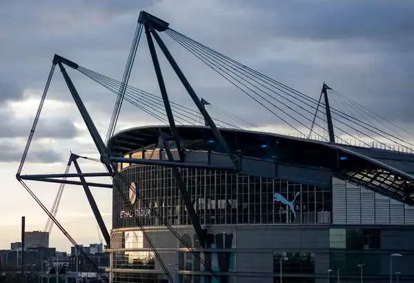 Sân vận động Etihad: Từ sân điền kinh đến biểu tượng của Manchester City