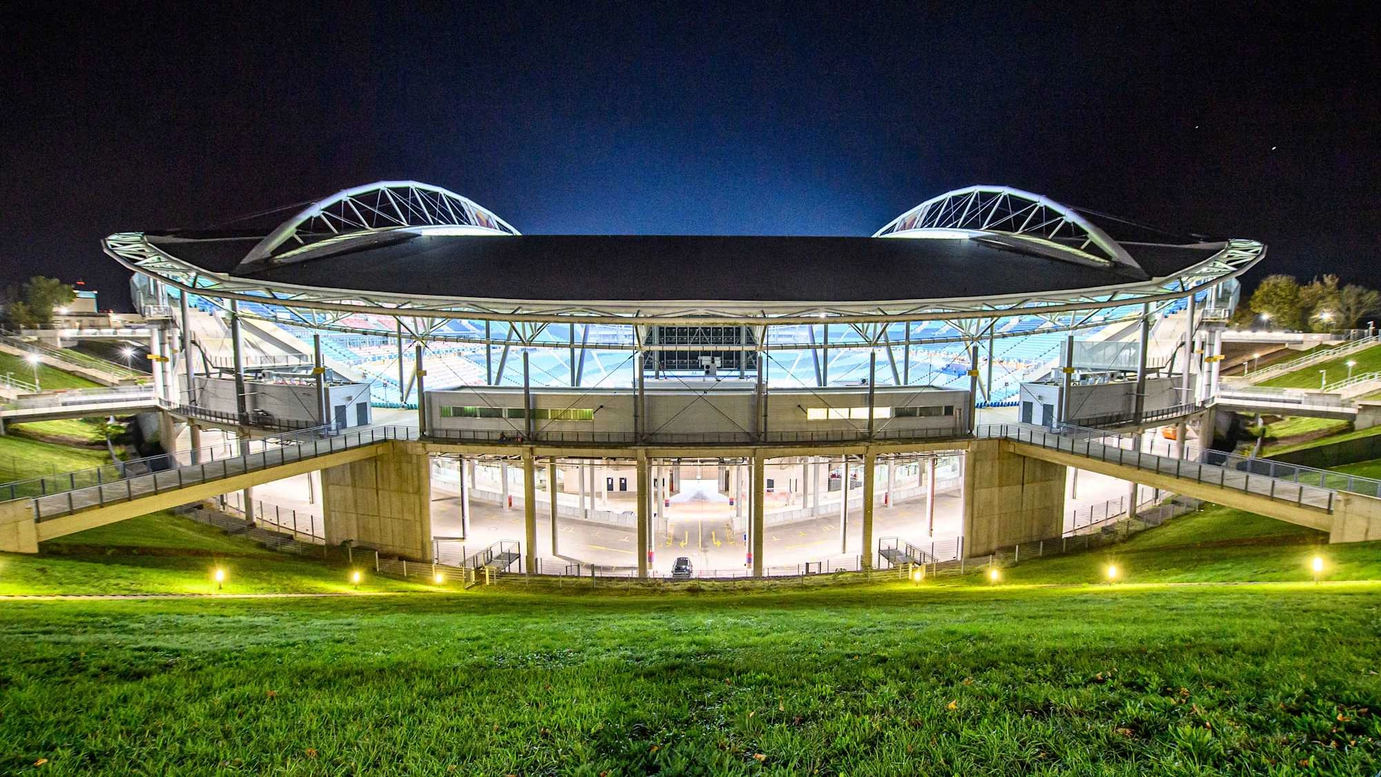 Red Bull Arena Leipzig: Từ Di Tích Xưa Cũ Đến Sân vận động Hiện Đại Hàng Đầu Châu Âu