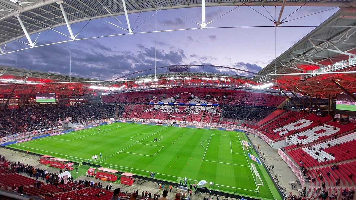 Red Bull Arena Leipzig: Từ Di Tích Xưa Cũ Đến Sân vận động Hiện Đại Hàng Đầu Châu Âu